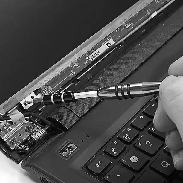 Επισκευή laptop panel